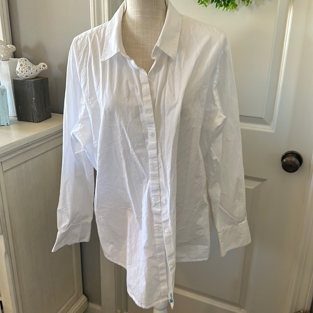 Size XXL Old Nave white cotton long sleeved button down. EUC wardrobe staple